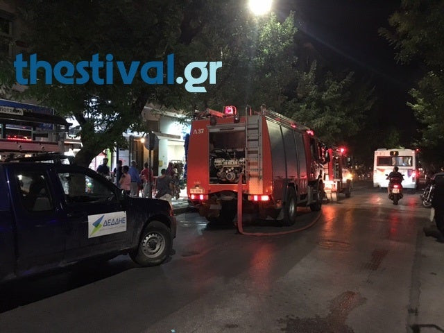 Θεσσαλονίκη: Φωτιά σε διαμέρισμα πολυκατοικίας -Επιχειρούν δύο πυροσβεστικά (εικόνες, βίντεο)